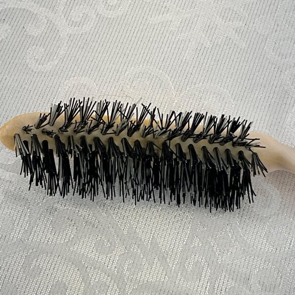 Beaut-Tease Vintage Beige Plastic Handle Round Bristle Brush - Picture 4 of 6